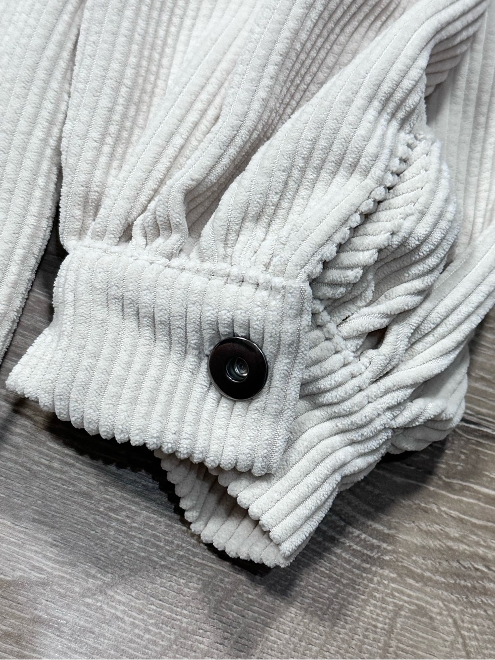 She + Sky Bubble Sleeve Button Down Cream Corduroy Shacket - Picture 9 of 13